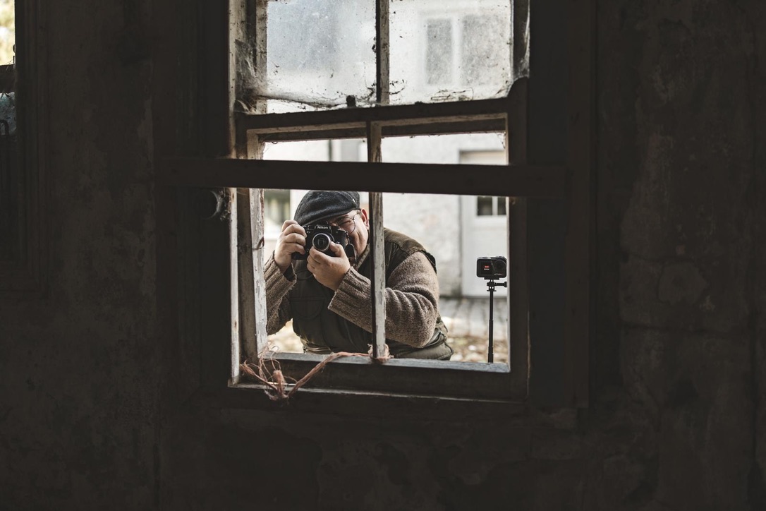 Lucas Malec — Framing perspective through the window